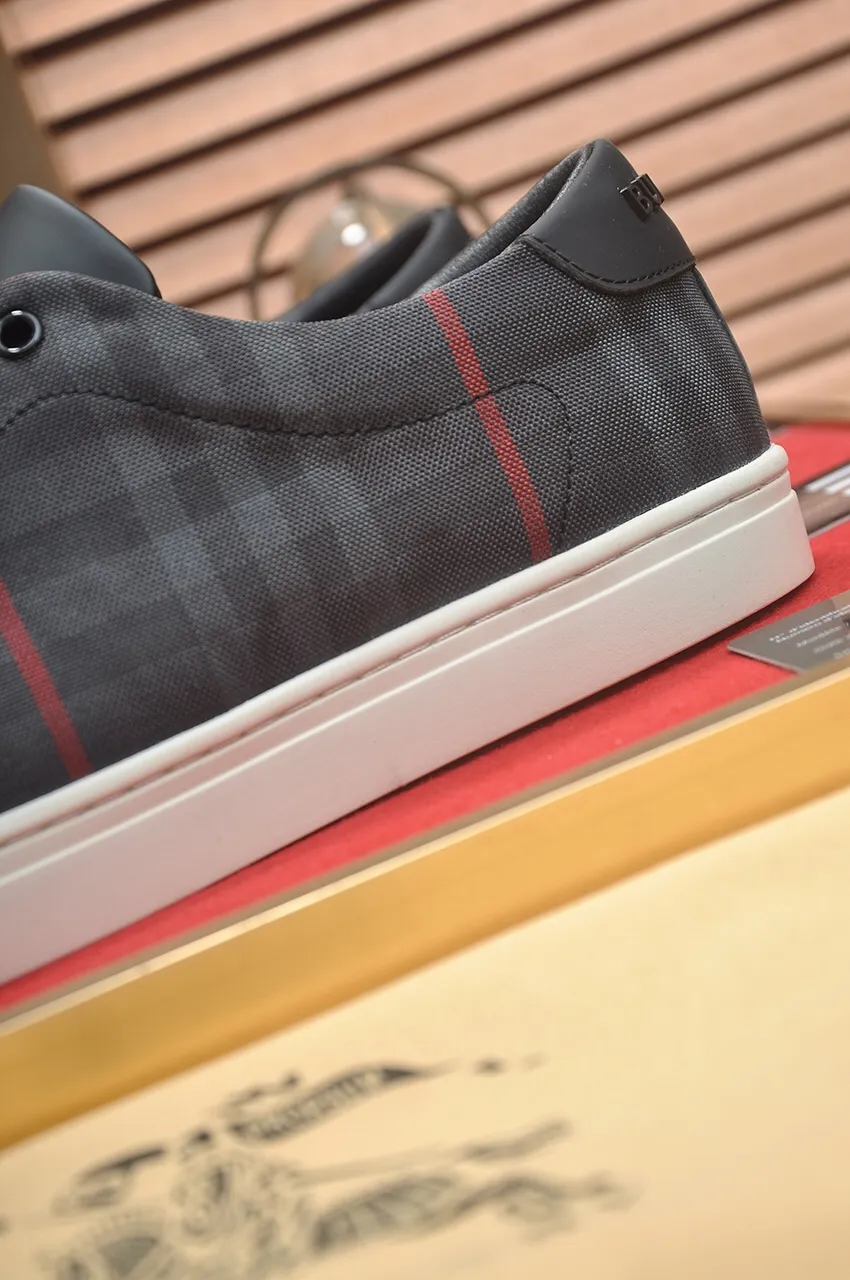 Men's shoes💰480💶[Burberry] (cowhide lining) classic low-top sneakers｜Imported cowhide with classic plaid fabric｜Cow leather lining｜Original outsole｜Fine workmanship and comfortable to wear Size: 38-44 (customized at 45)